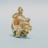 ゴールドジュエリーを見る